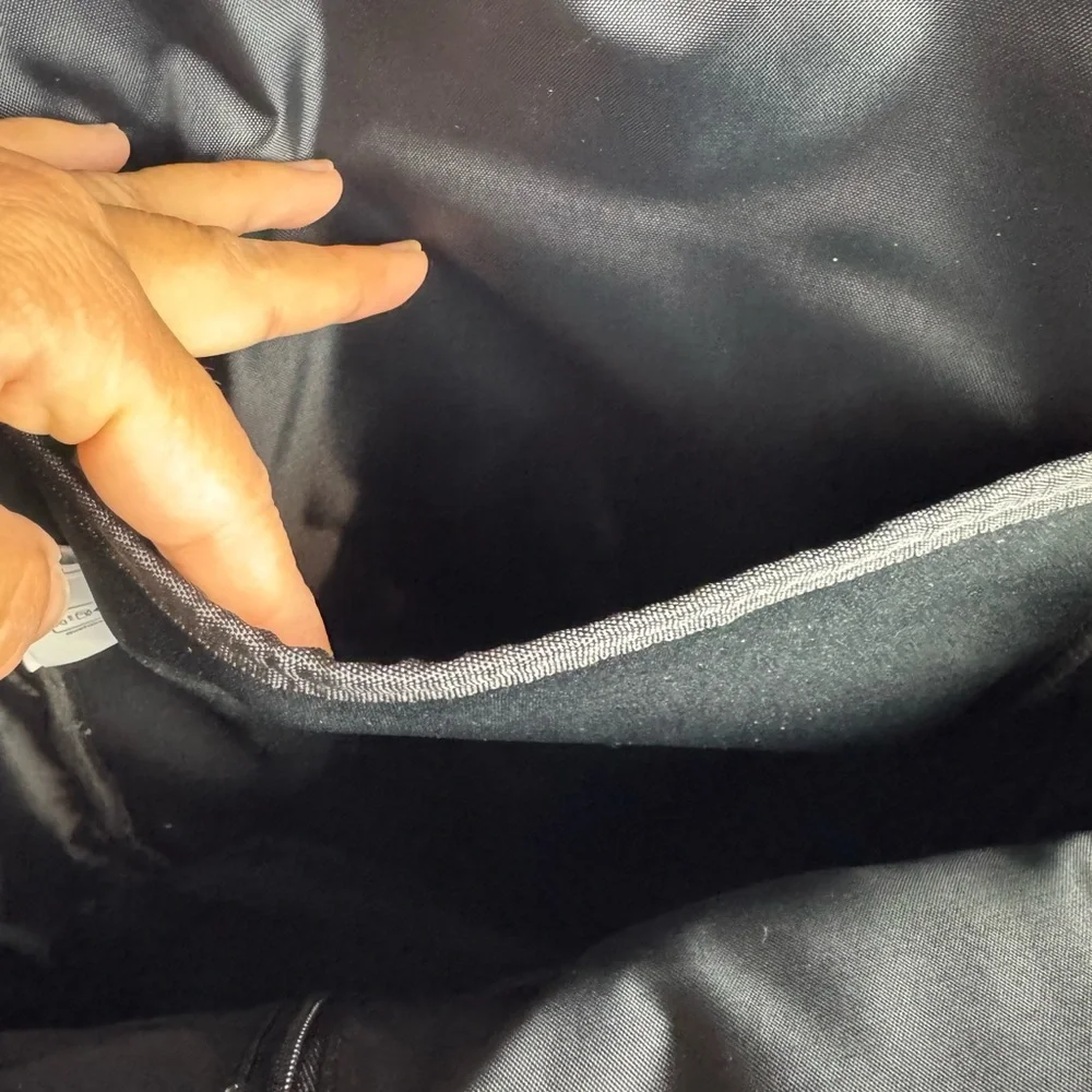 🎒BNWT ALO Yoga Stow Neoprene Backpack Col:black with pouch $328 - Picture 8 of 13